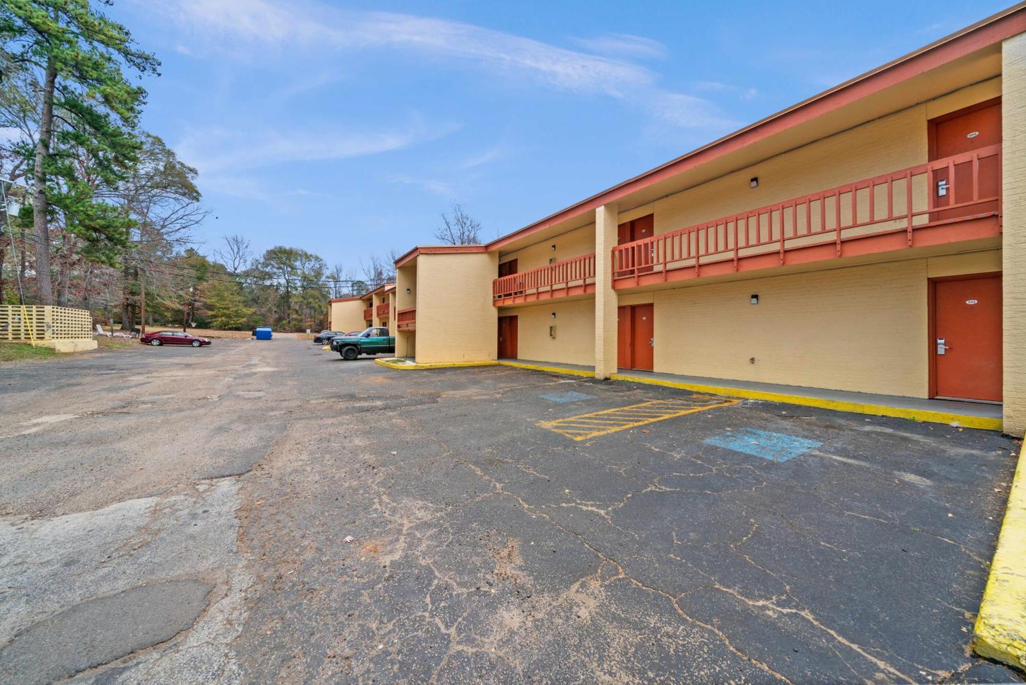Executive Inn Rusk Bagian luar foto